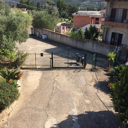 Casa Vacanze La Tuia Castellabate Exteriör bild