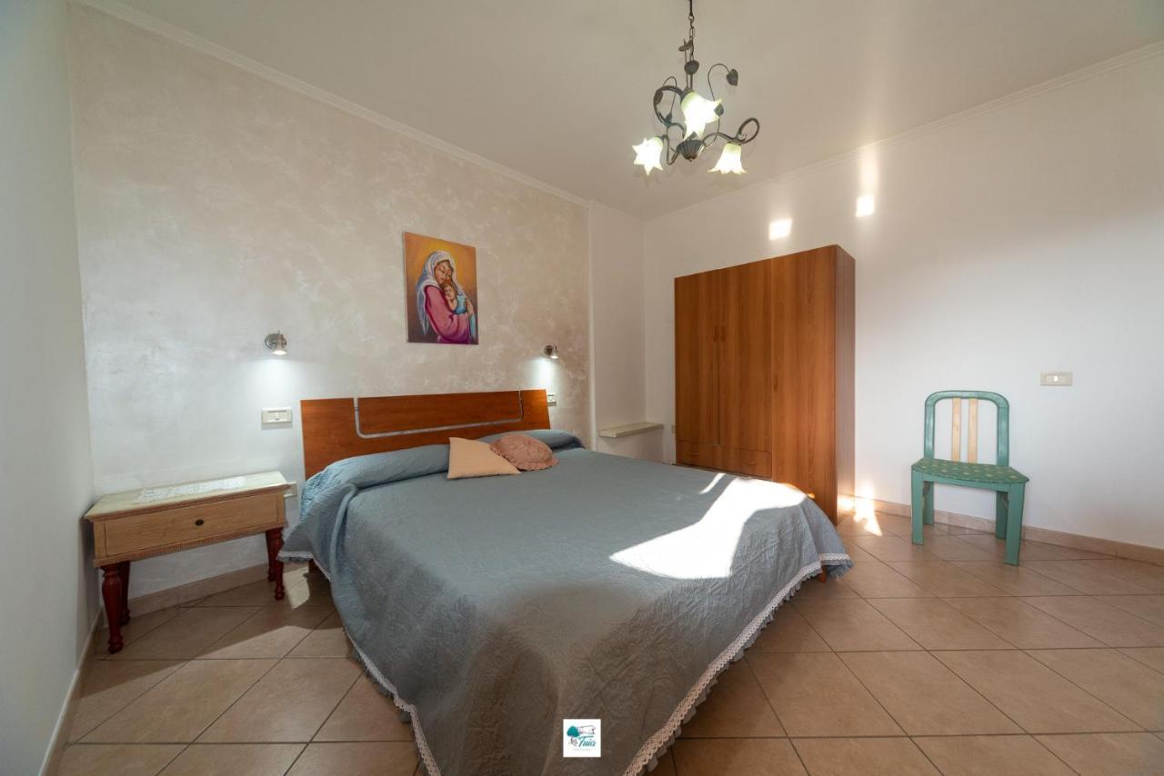 Casa Vacanze La Tuia Castellabate Exteriör bild