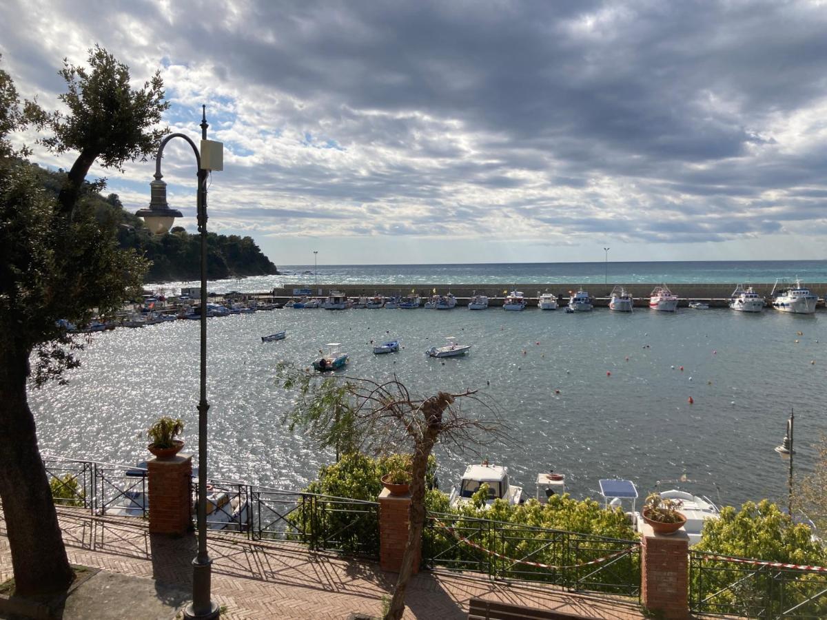Casa Vacanze La Tuia Castellabate Exteriör bild